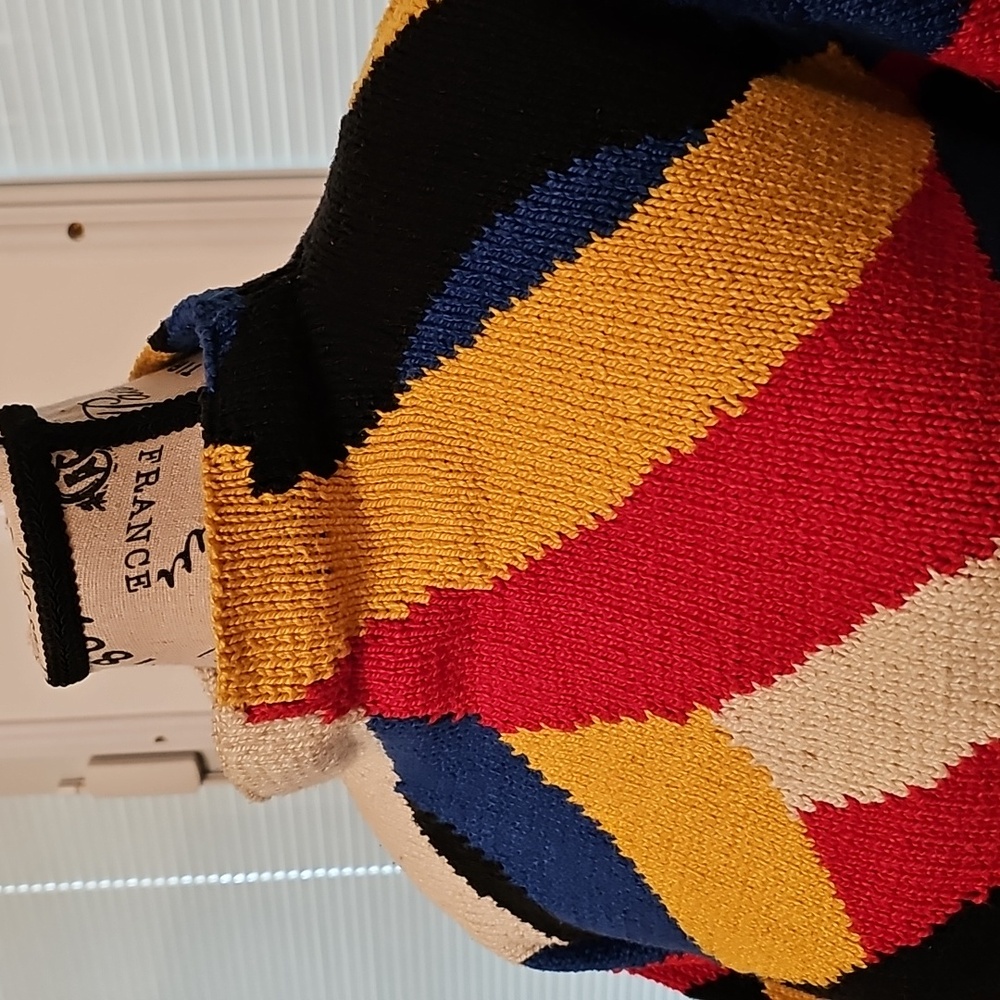 Colorful Geometric Sweater - Picture 3 of 10